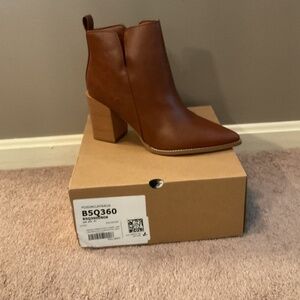 Juliet Holy women’s V cut ankle bootie